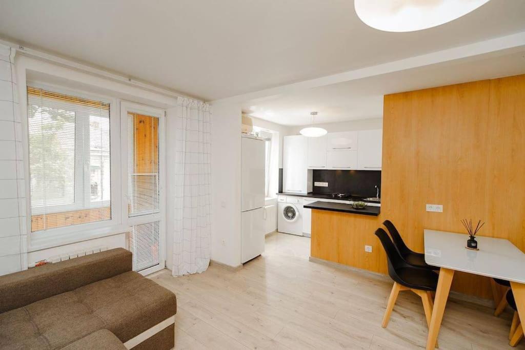 Very Stylish Apartament In Middle Of City. Chisinau Exterior photo