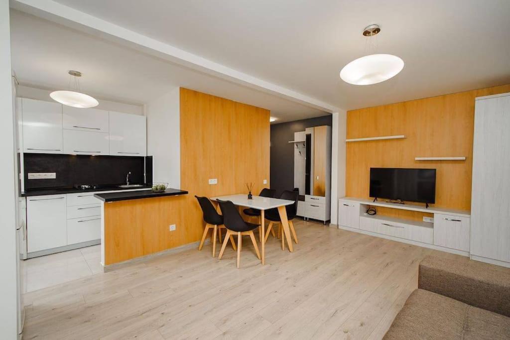 Very Stylish Apartament In Middle Of City. Chisinau Exterior photo